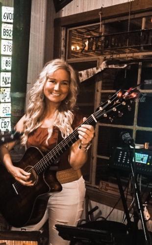 Bonnie Lang's avatar